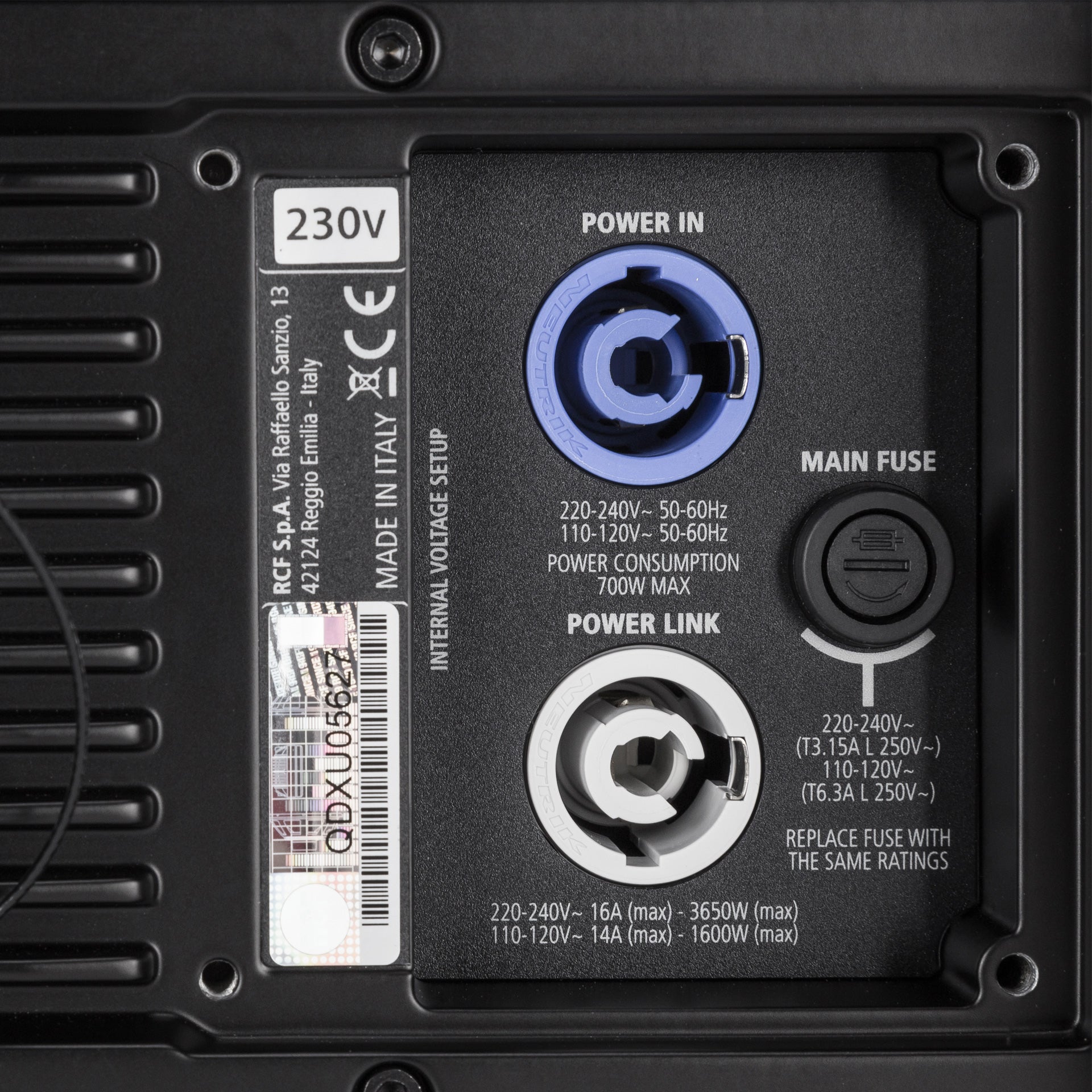 RCF HDL 6-A Active Line Array - Stacked Array Configuration View